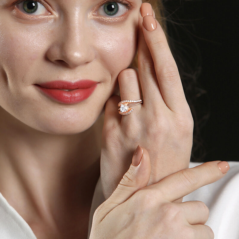Jeulia Anillo Con Dos Tonos Abalorias De Talla Cordiforme En Plata De Ley