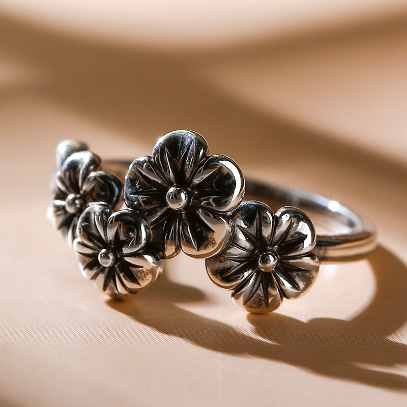 Jeulia "Flowers Blooming" Sterling Silver Ring