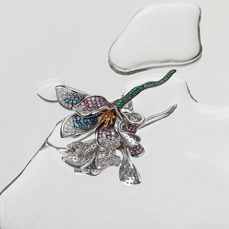 جوليا بروش بأحجار متعددة الألوان "زهرة ساحرة" من الفضة الاسترليني