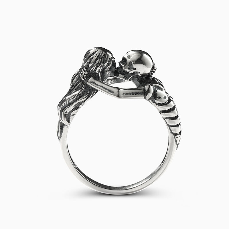Jeulia "Kiss of Death" Skull Sterling Silver Ring