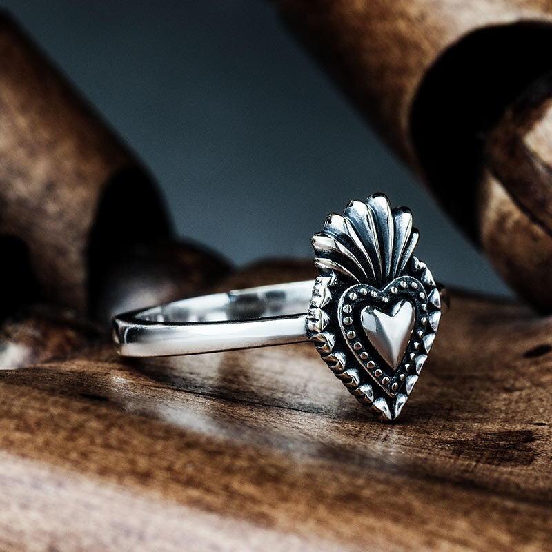 Jeulia "Sacred Heart" Sterling Silver Ring