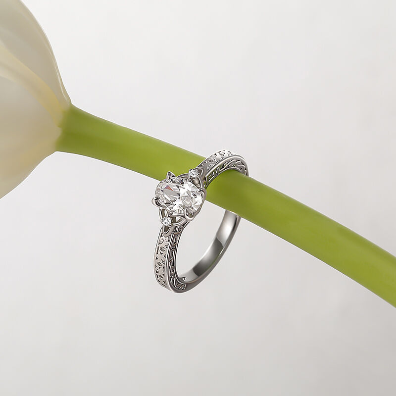 Jeulia "Keltisk Knut Blomster" Förlovningsring i Sterling Silver