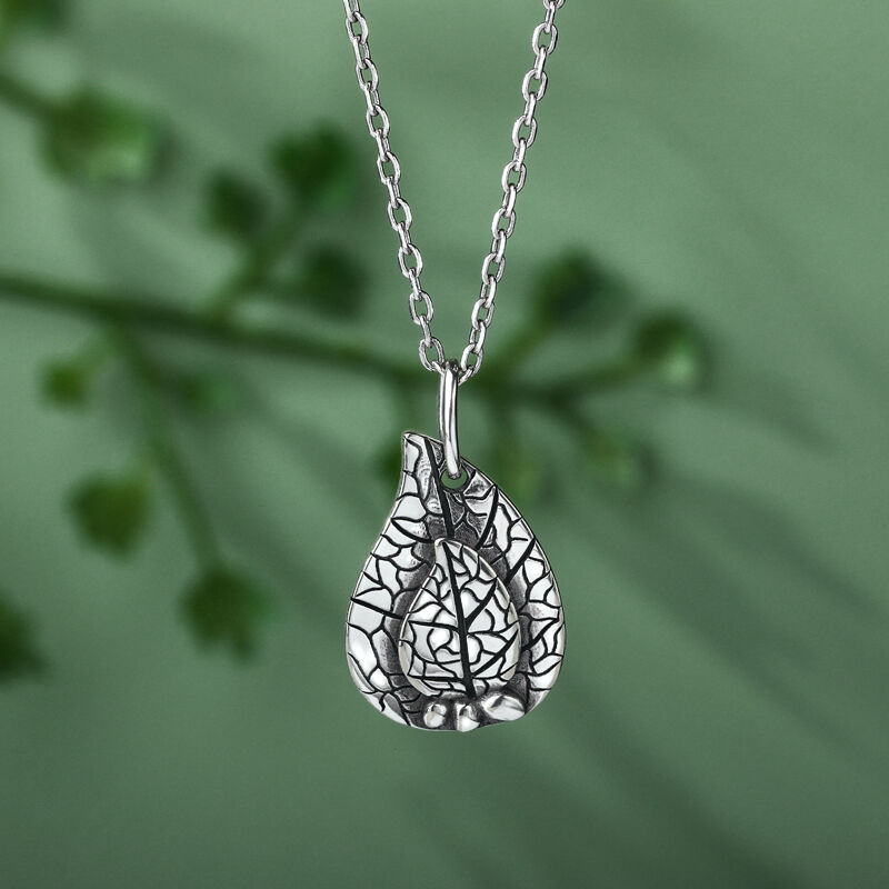 Jeulia "Get Close to Nature" Leaf Sterling Silver Necklace