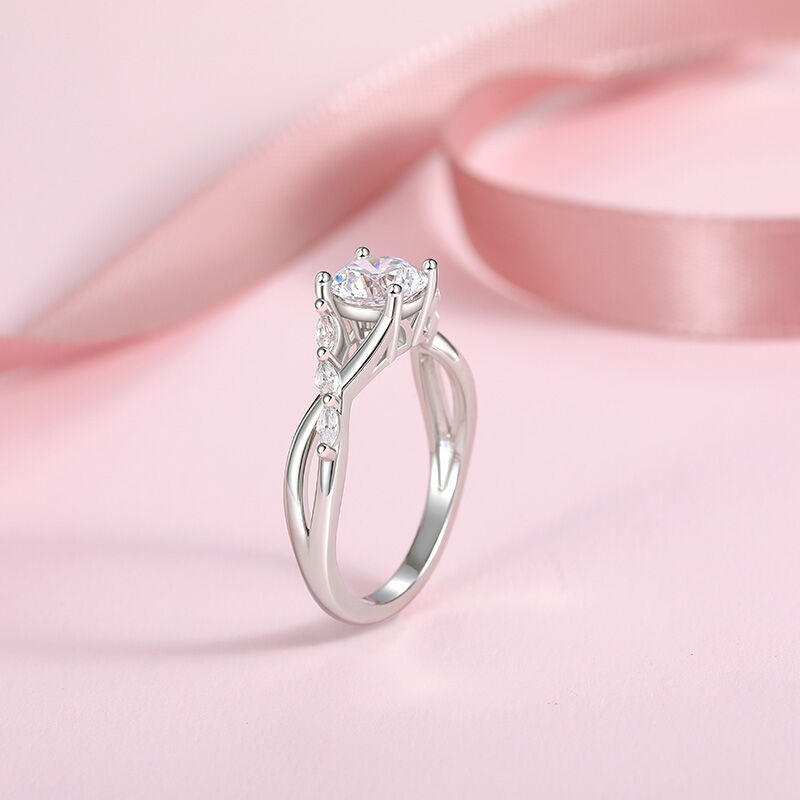 Jeulia Custom Engagement Ring with Twist Band Round Cut